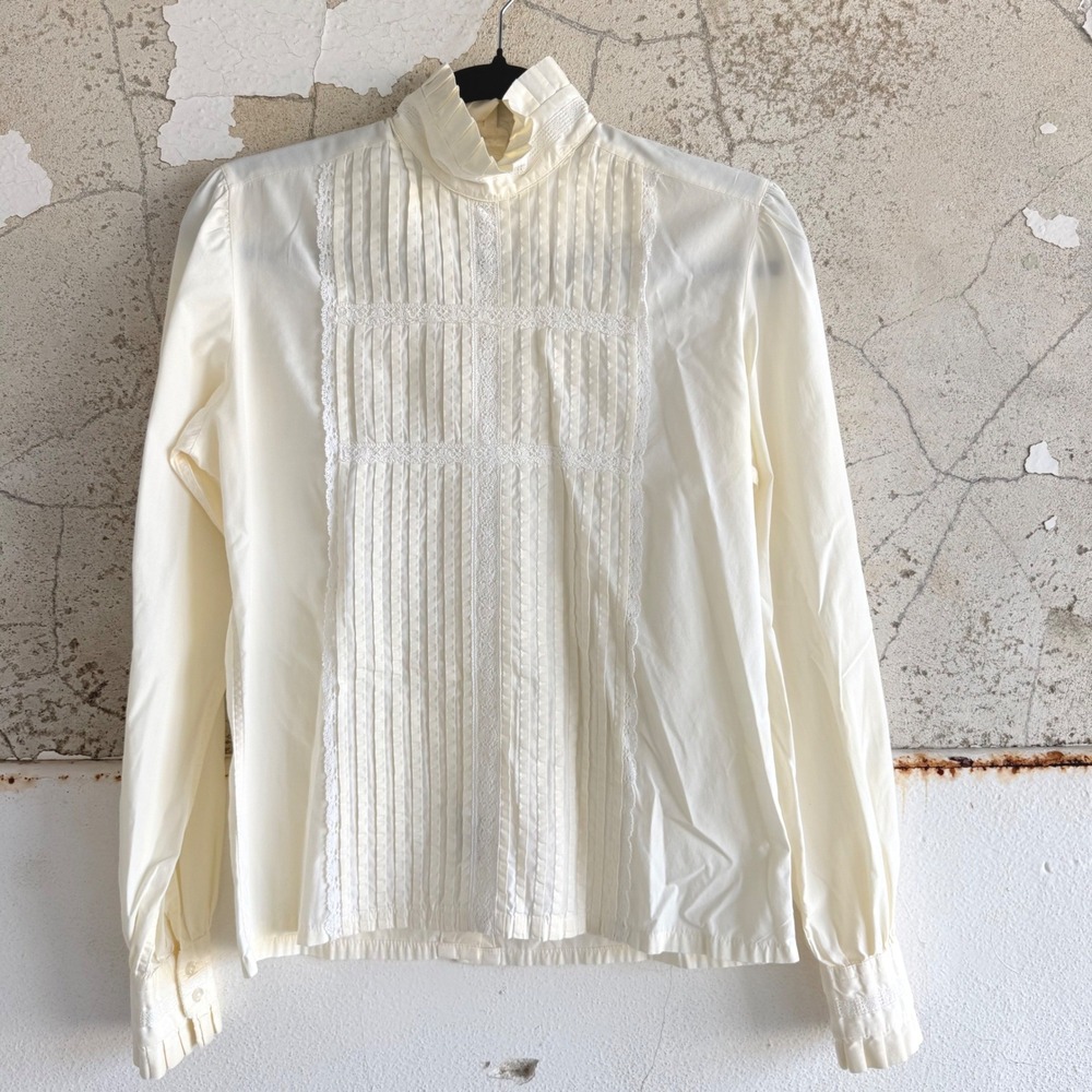 Vtg 70s Victorian Blouse High Neck Lace Pintuck Button‎ Back Nantucket USA Top